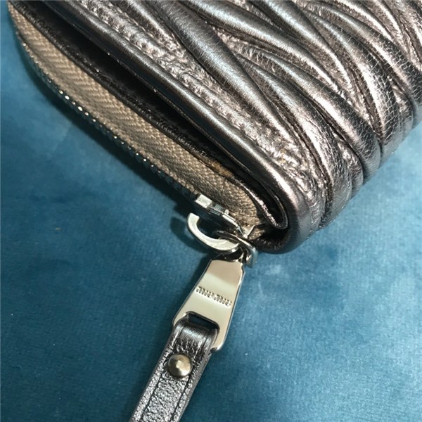 미우미우 지퍼 반지갑 5M0522-1 2020/신상