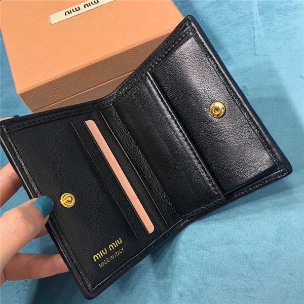 Miumiu 미우미우 반지갑 5MV204