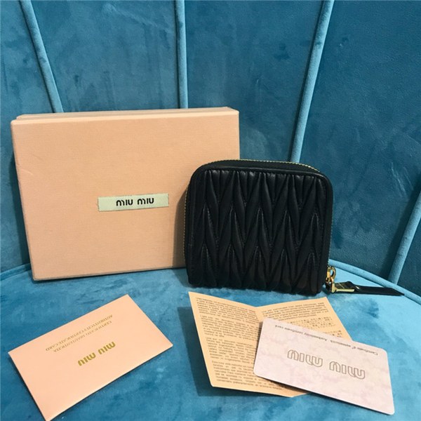 미우미우 지퍼 반지갑 5M0522-3 2020/신상