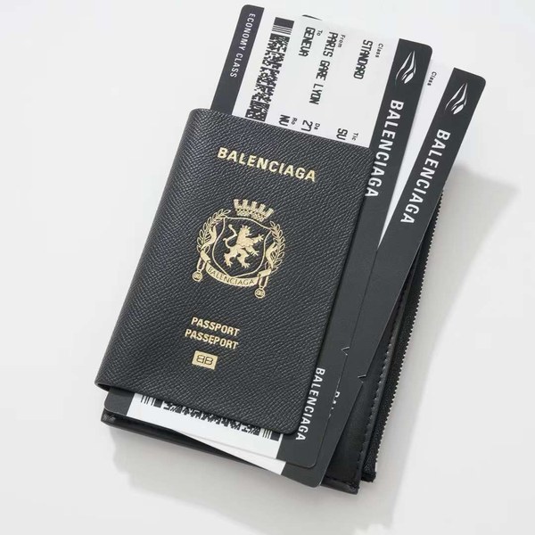 발렌시아가 2024 패스포트 폰홀더 스트랩 지갑