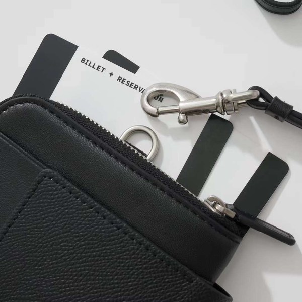 발렌시아가 2024 패스포트 폰홀더 스트랩 지갑