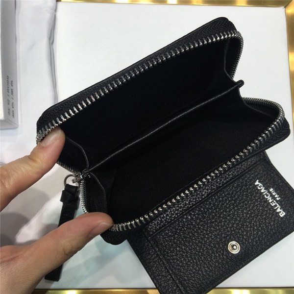 발렌시아가 지갑 신상 B6554