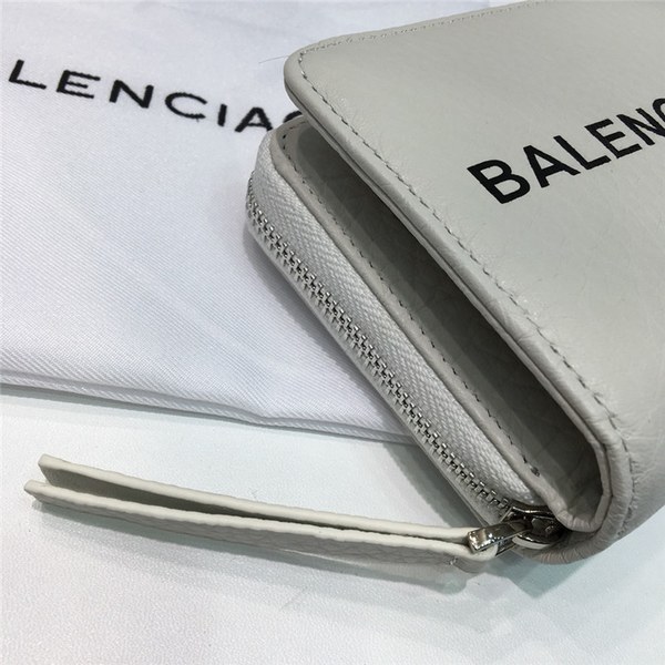 발렌시아가 지갑 신상 B2021