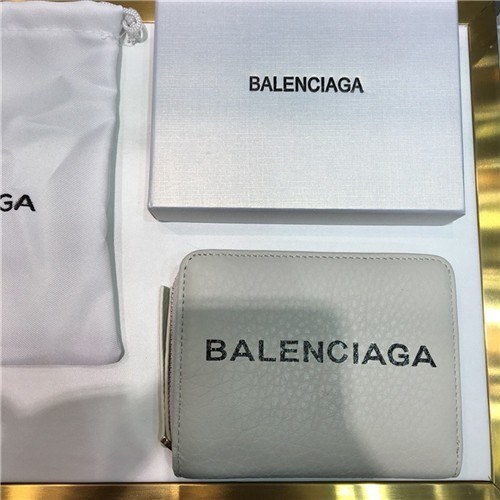 발렌시아가 지갑 신상 B2021