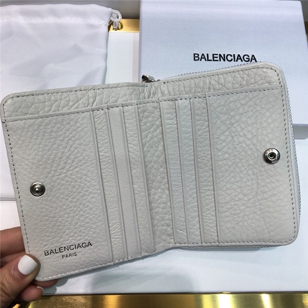 발렌시아가 지갑 신상 B2021