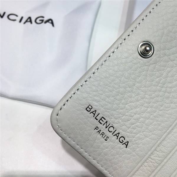 발렌시아가 지갑 신상 B2021