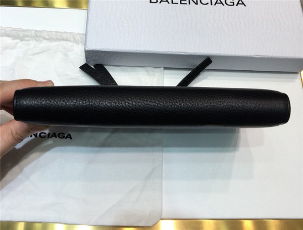 발렌시아가 지갑 신상 B6522