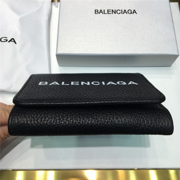 발렌시아가 지갑 신상 B6552