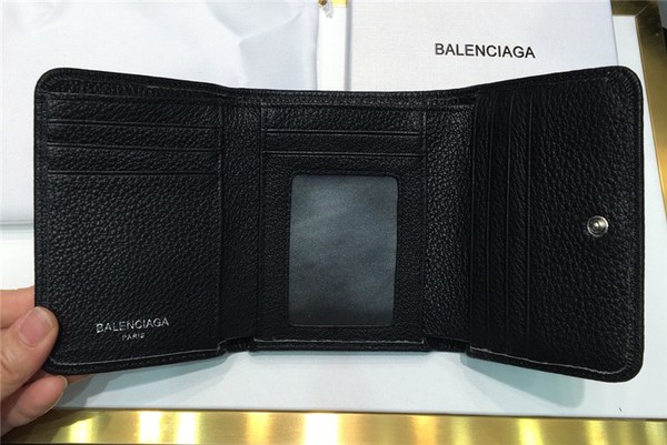 발렌시아가 지갑 신상 B6552