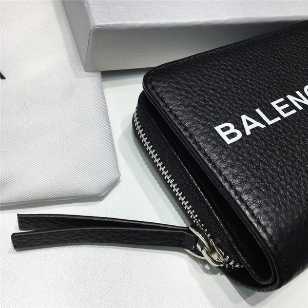 발렌시아가 지갑 신상 B2022