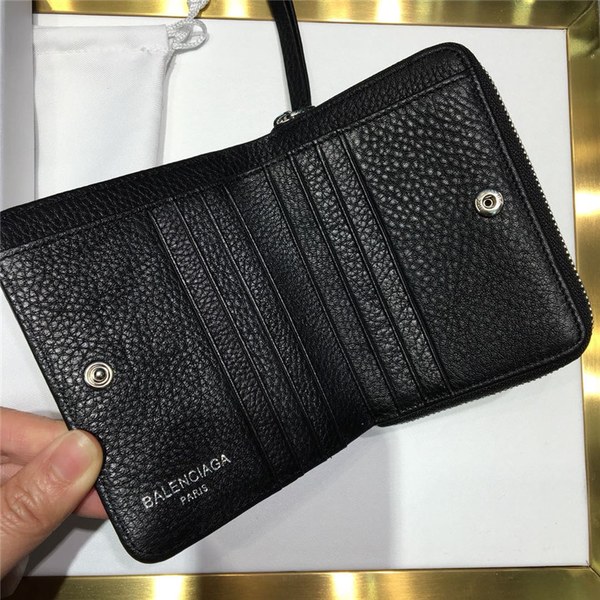 발렌시아가 지갑 신상 B2022