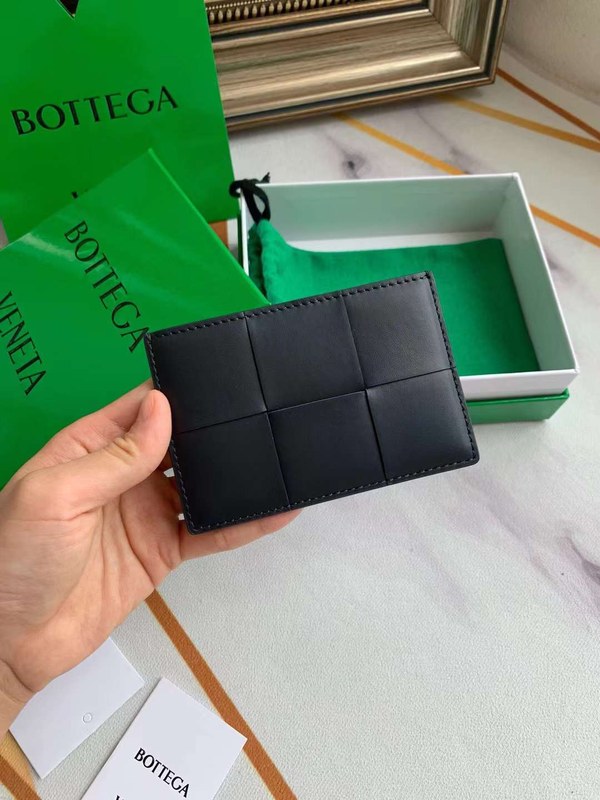 보테가베네타 2024 인트레치아토 카드 지갑
