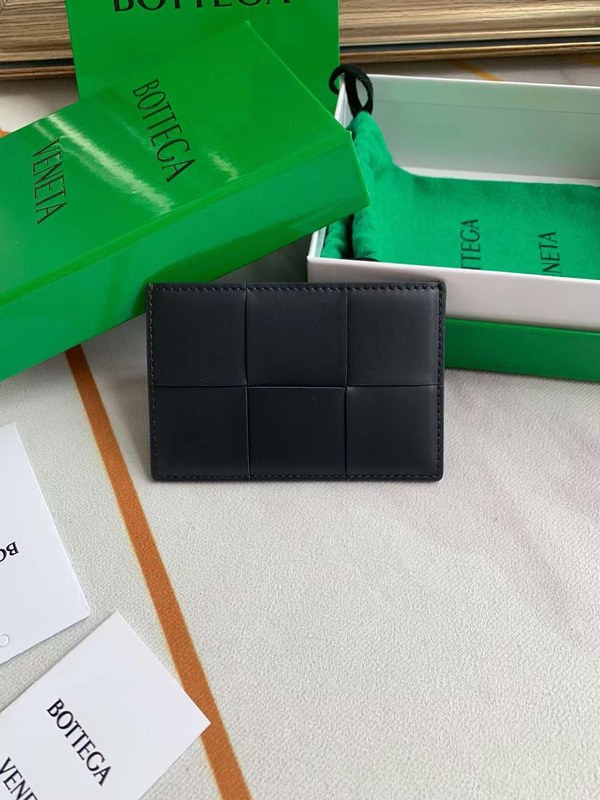 보테가베네타 2024 인트레치아토 카드 지갑