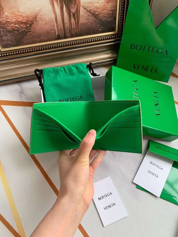 보테가베네타 2023 605721 인트레치아토 반지갑 지갑