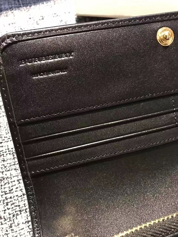 버버리 장지갑 3910 블랙