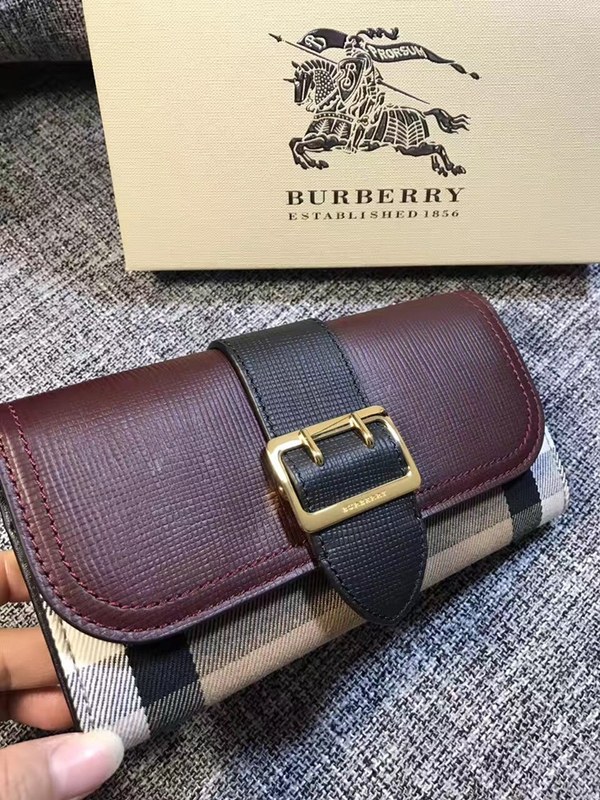 버버리 버클 장지갑