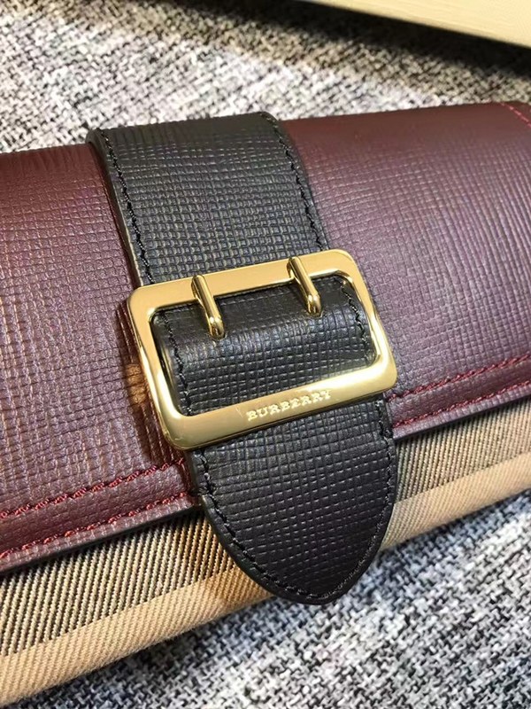 버버리 버클 장지갑