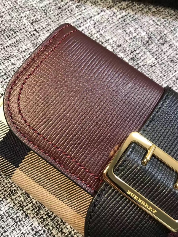 버버리 버클 장지갑