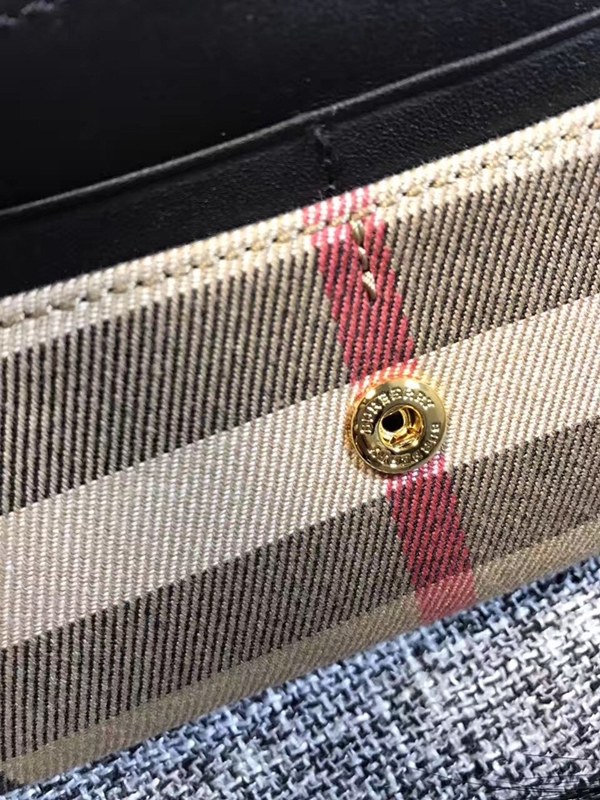 버버리 버클 장지갑