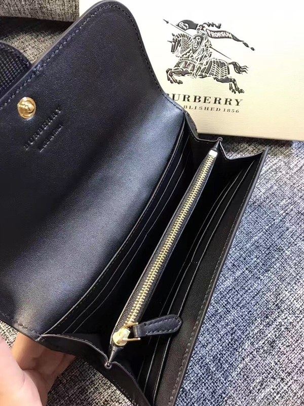 버버리 버클 장지갑