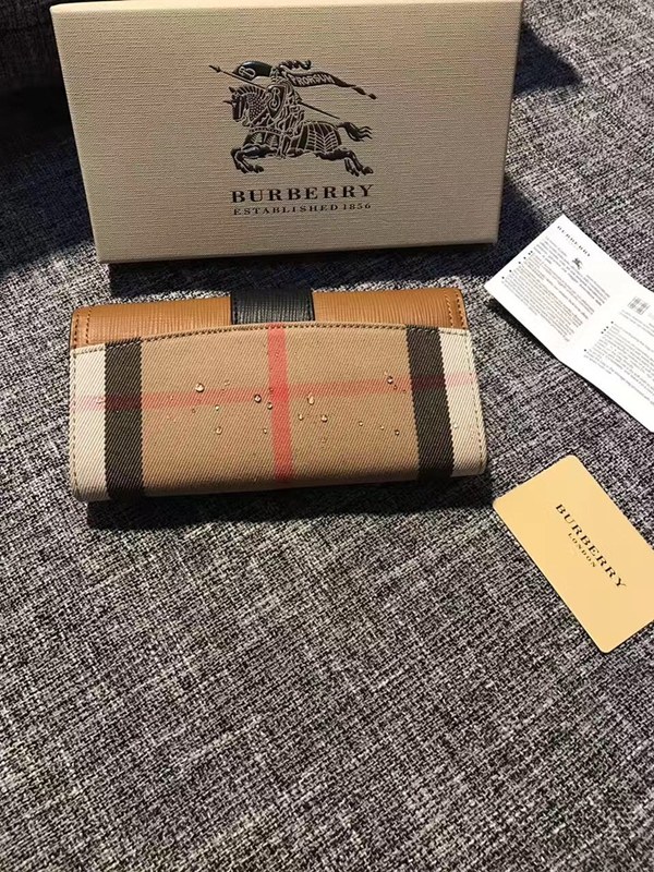 버버리 버클 장지갑