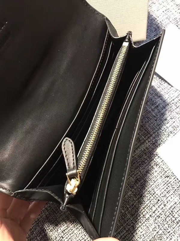 버버리 버클 장지갑