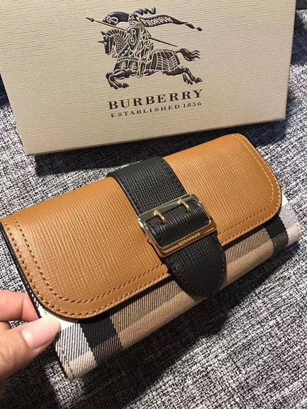 버버리 버클 장지갑