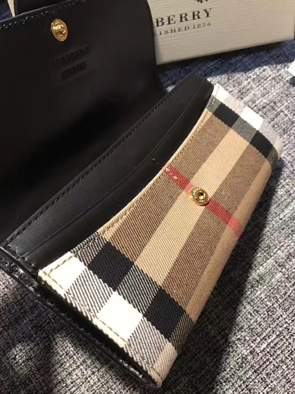 버버리 버클 장지갑
