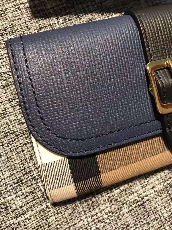 버버리 버클 장지갑