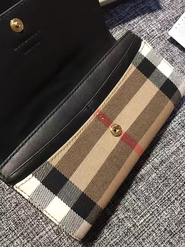 버버리 버클 장지갑