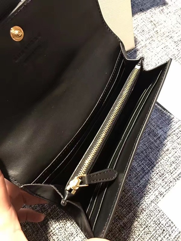 버버리 버클 장지갑