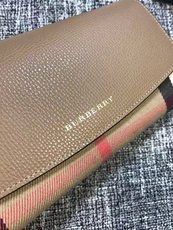 버버리 장지갑 3955506 소가죽