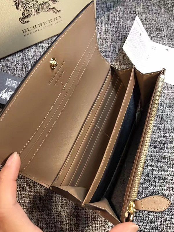 버버리 장지갑 3955506 소가죽