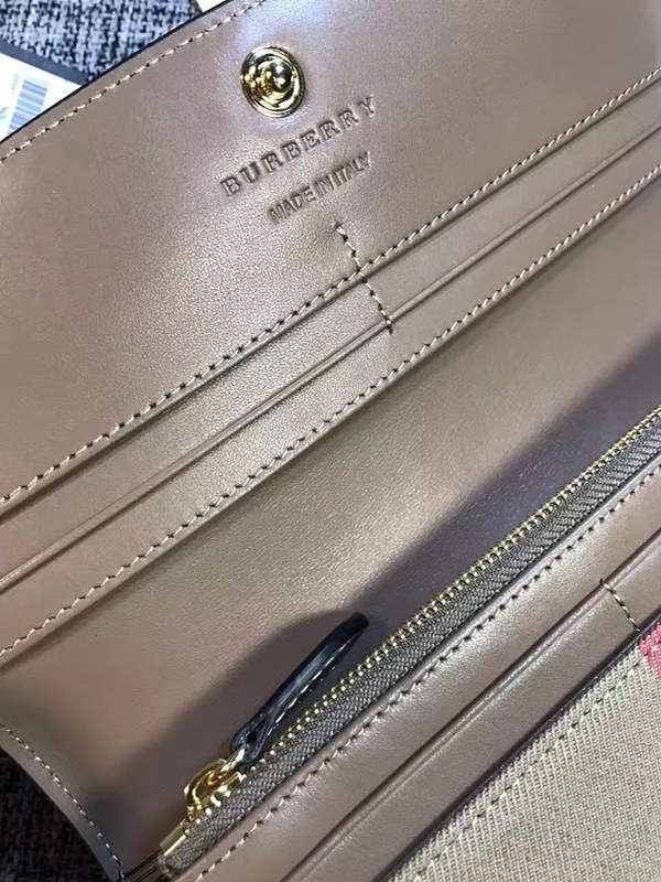 버버리 장지갑 3955506 소가죽