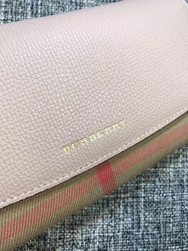 버버리 장지갑 3955506 소가죽