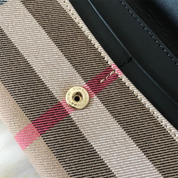 버버리 장지갑 신상 B6405-1