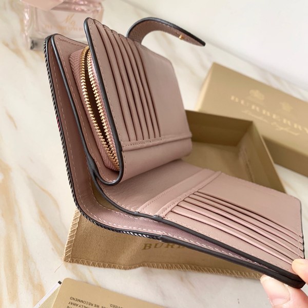 버버리 지갑 신상 B31005-1