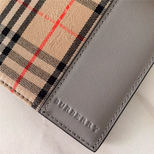 버버리 반지갑 신상 B63633