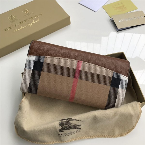 44위 Burberry 버버리 장지갑 B6060