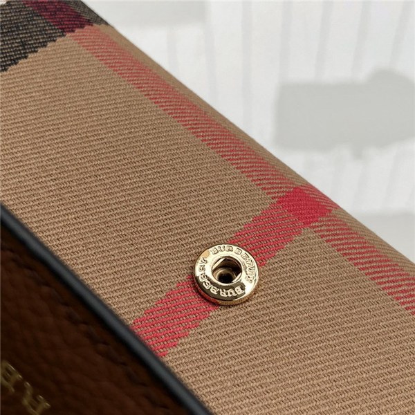 44위 Burberry 버버리 장지갑 B6060