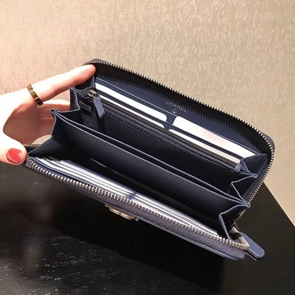 샤넬 보이 장지갑 블루