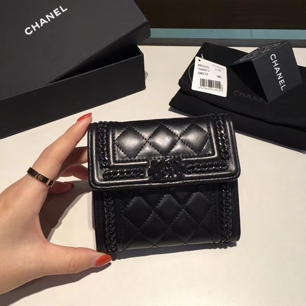 신상 샤넬 보이 체인반지갑