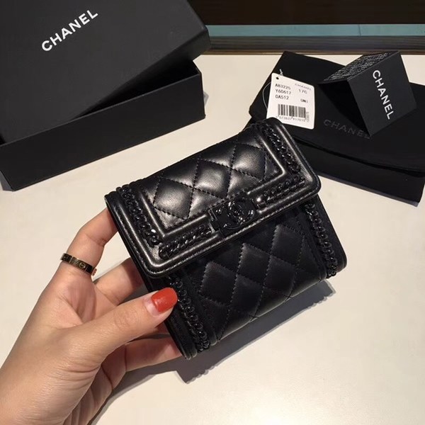 신상 샤넬 보이 체인반지갑