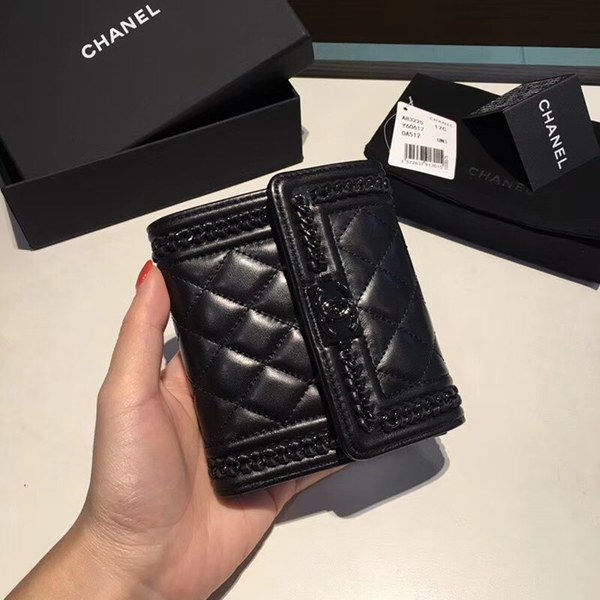 신상 샤넬 보이 체인반지갑