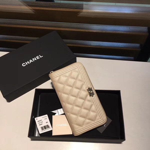 샤넬 보이 지퍼 장지갑