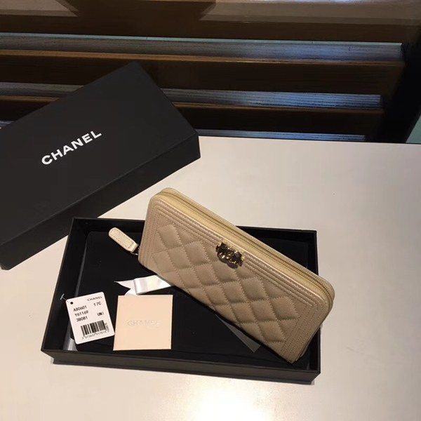 샤넬 보이 지퍼 장지갑