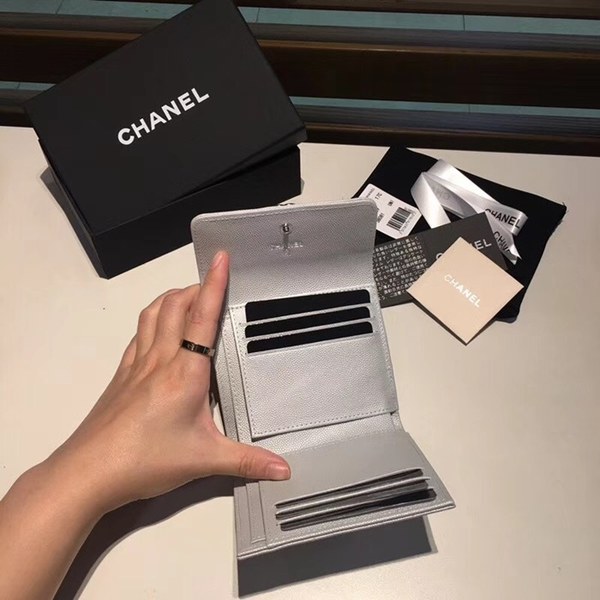 샤넬 보이 반지갑 실버