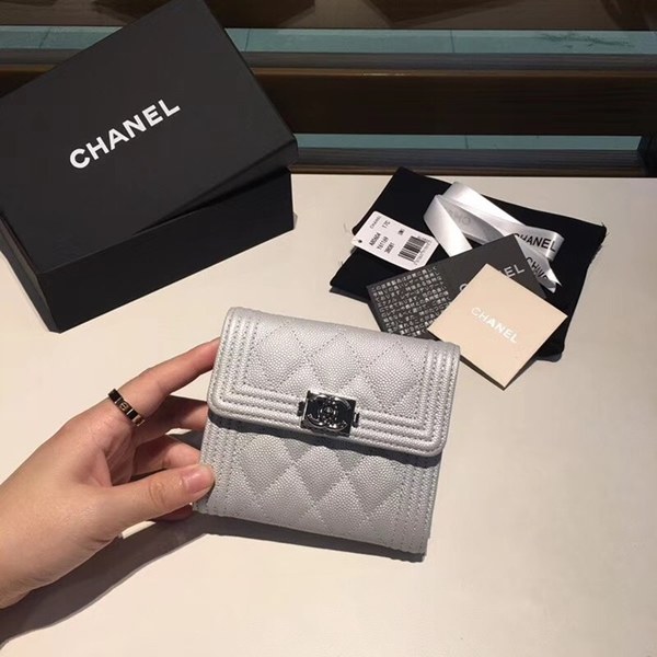 샤넬 보이 반지갑 실버