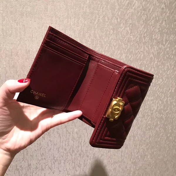 샤넬 보이 반지갑 램스킨 와인 금장