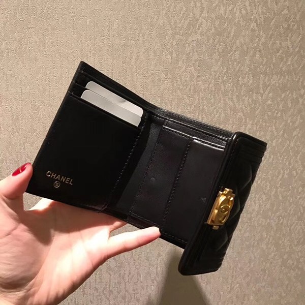 샤넬 보이 반지갑 램스킨 블랙 금장